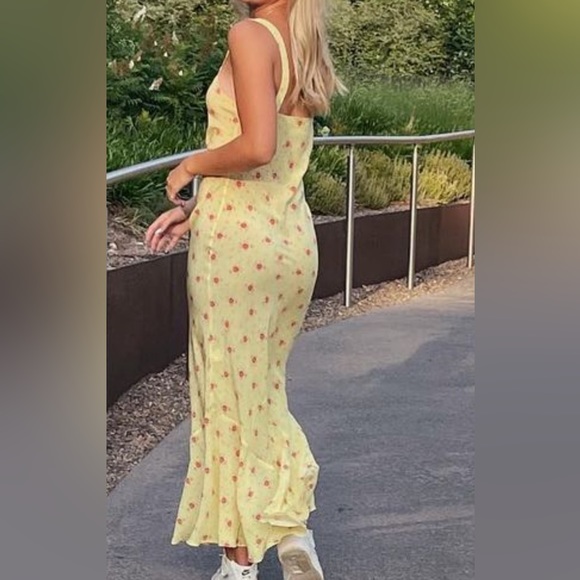 Realsation Par Dress - Picture 2 of 5